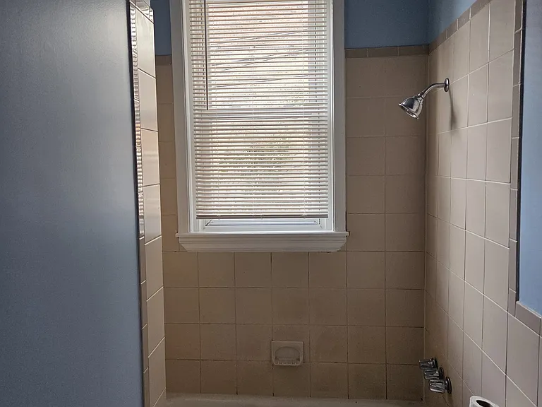 5222 Chestnut St #1R — Photo 6