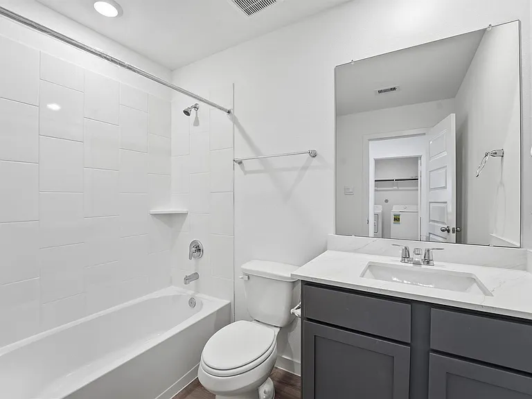 963 Mansfield St — Photo 10