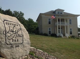 601 E Bridge St, Elkader, IA 52043