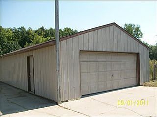 3rd image of 16540 Pine Lake Ave