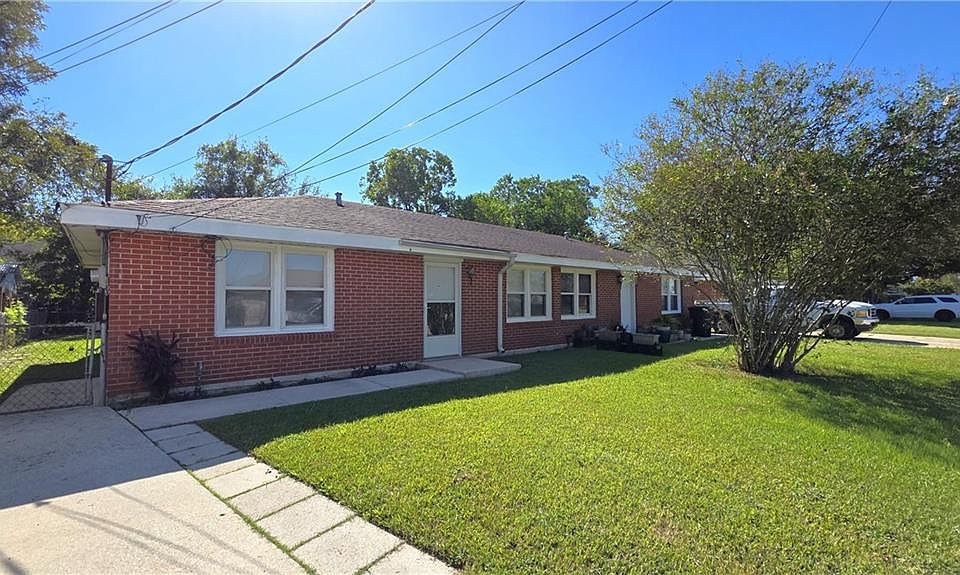 1st image of 103 Live Oak Dr