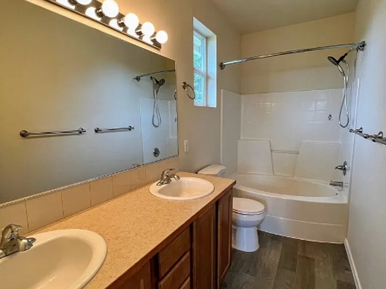 9212 Campus Glen Dr NE — Photo 19