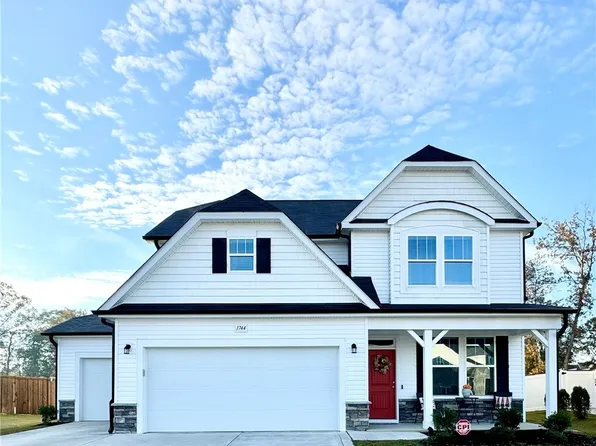 1744 Stackhouse Dr, Fayetteville, NC 28314