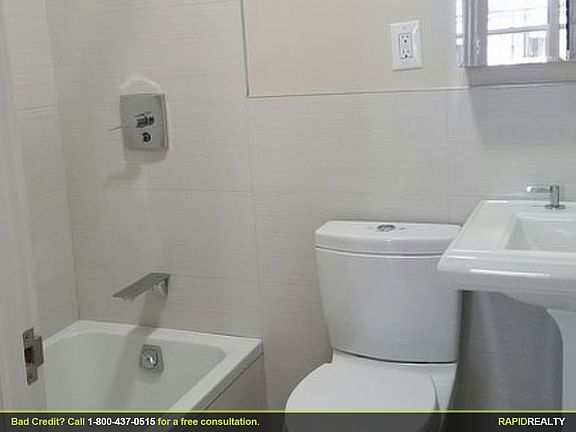 3rd image of 539 Henry St APT 1
