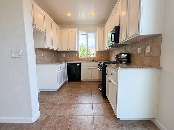 2nd image of 420 Caravaggio Cir