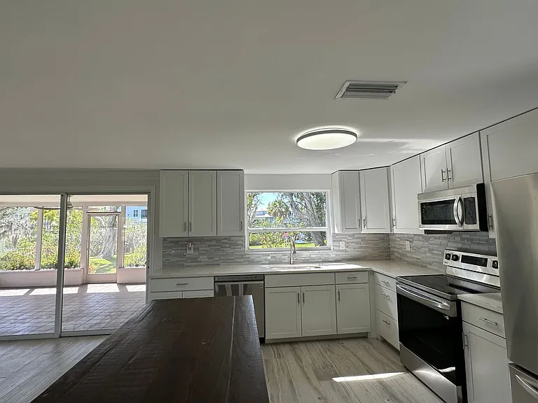 812 Bayview Dr — Photo 12