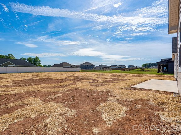 4th image of 1199 Stonegate Dr