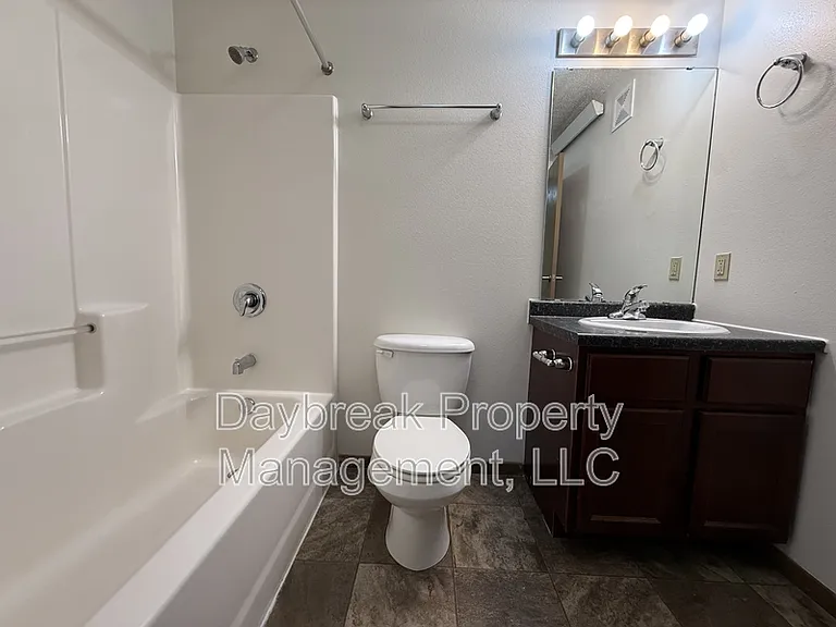 331 16th St S #9 — Photo 13