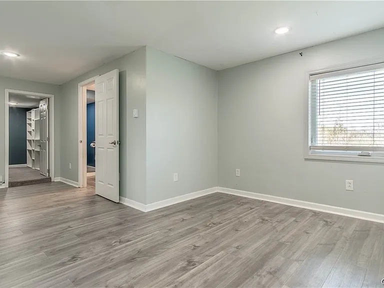14530 Dodge Ave — Photo 29