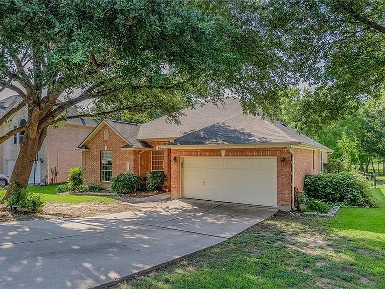 19313 Kennemer Dr — Photo 1