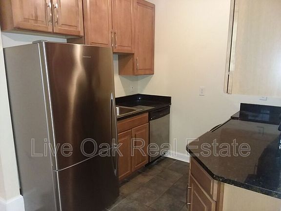 3rd image of 405 23rd 1/2 St Unit 3