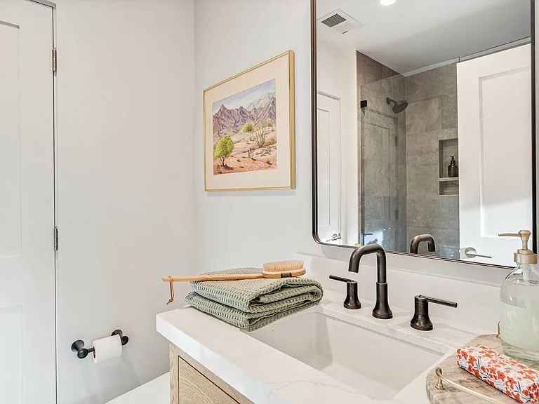 532 Grove St — Photo 14