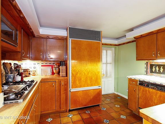 5th image of 3824 N Alta Vista Ter