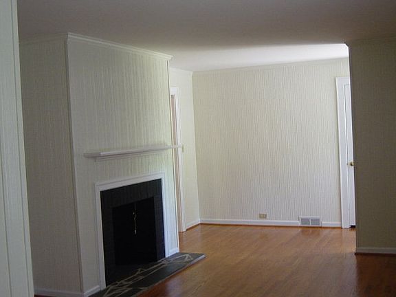 3rd image of 352 Forest Hill Dr