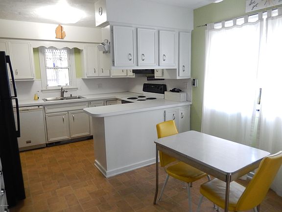 5th image of 1031 Waverly Ave