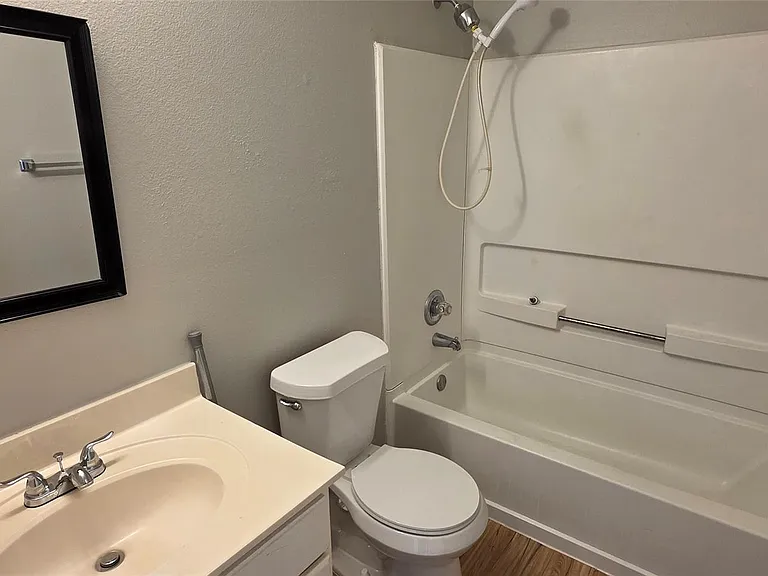 3037 Bradford Park Dr — Photo 21