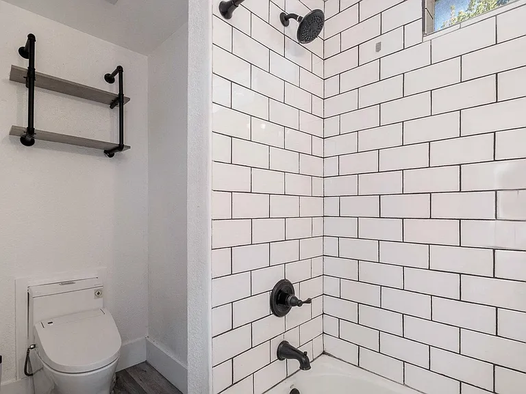 706 Alpine Ave NW — Photo 9