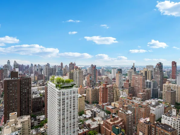 200 East 69th Street 42A image 16 of 16