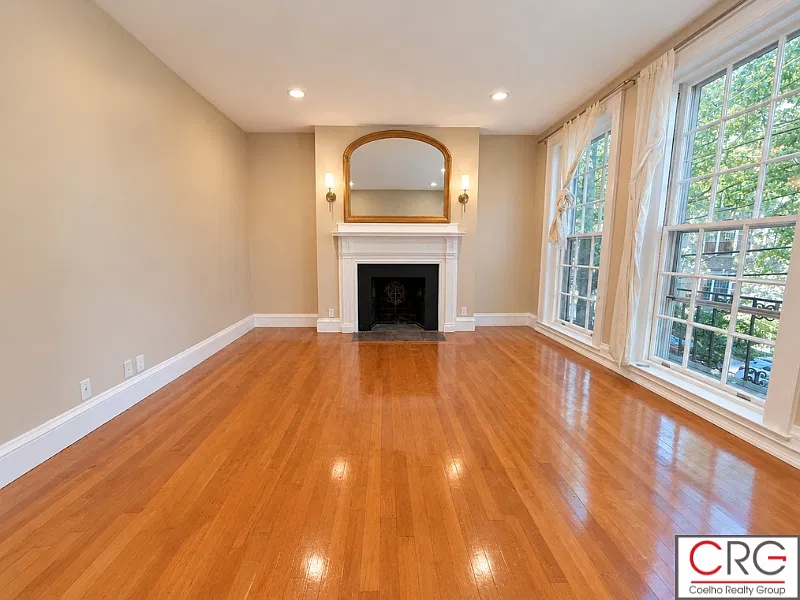 2 bed, 1000 sqft, $3,200 — Photo 2