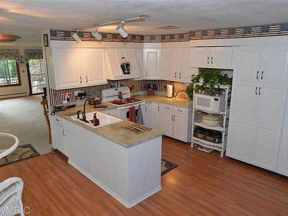 5th image of 7800 E Dr N