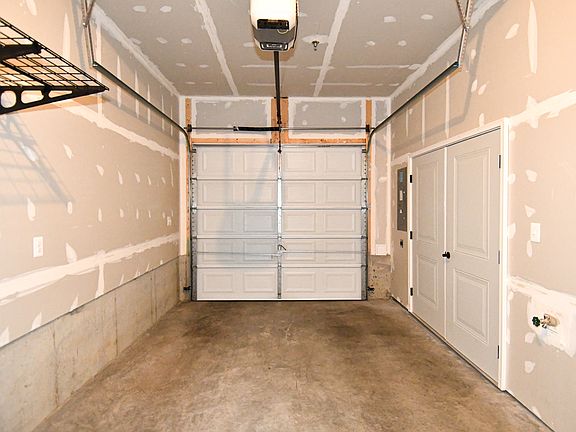 Private Garage.