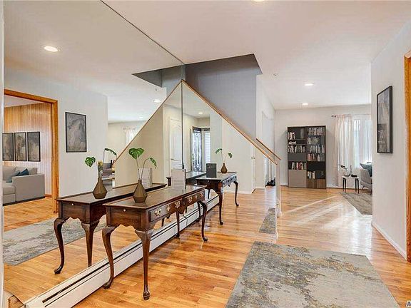 3rd image of 14 Seagull Ln