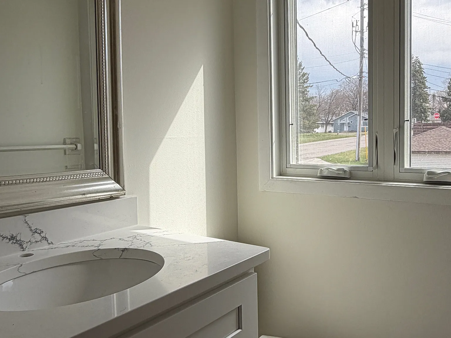 2 bed, 1.5 bath, 1300 sqft, $2,100 — Photo 4