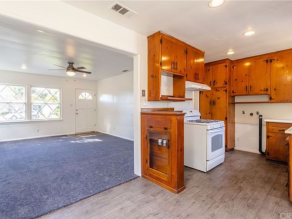 4th image of 10330 Hillview Ave