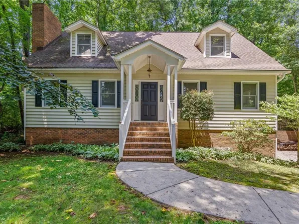 360 Falcon Crest Dr, Winston Salem, NC 27107