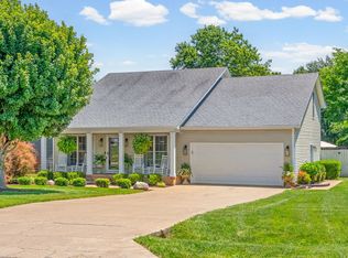 1215 Bark Ridge Cir, Hopkinsville, KY 42240