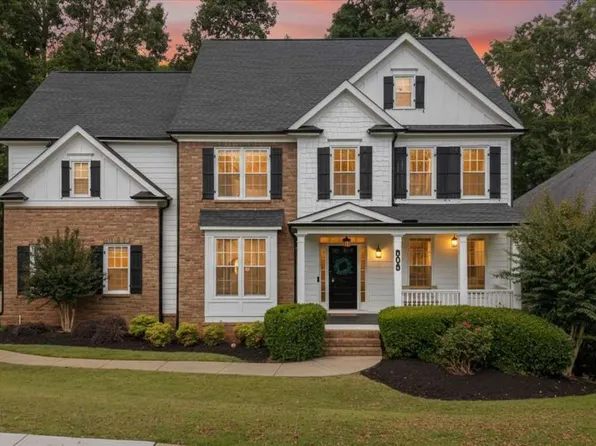 909 Landsdowne Cv, Canton, GA 30115