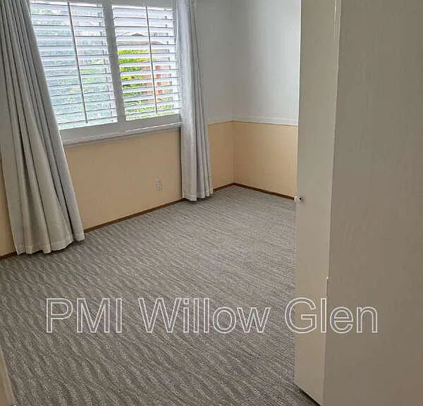 140 Belwood Ct — Photo 3