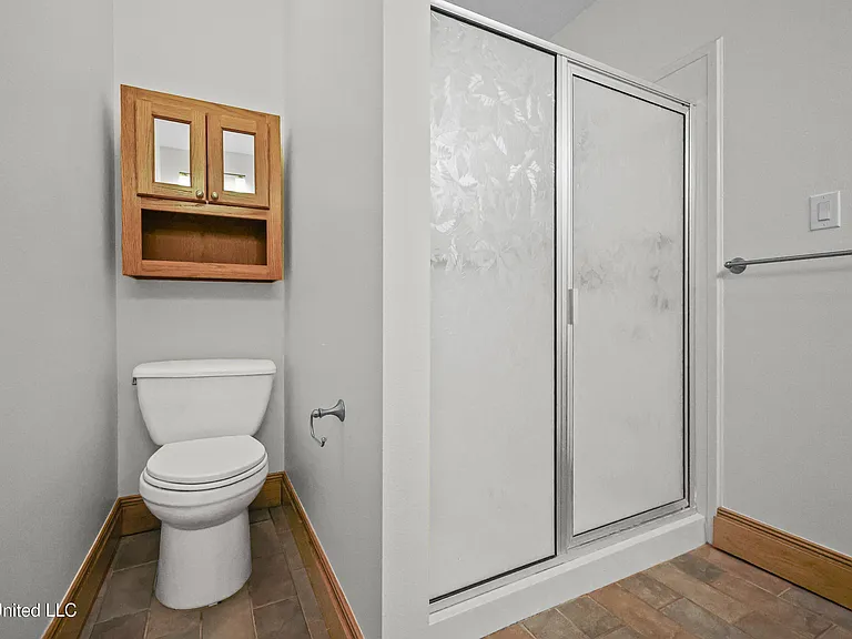 15301 Parker Rd — Photo 36