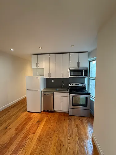 3155 Broadway #19 Photo 1