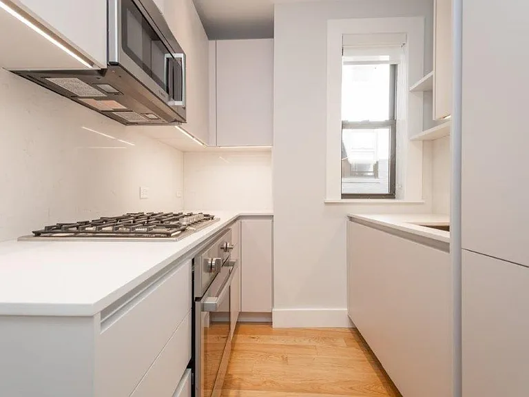 12 Elko St #4 — Photo 3