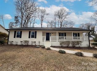 3695 Lake Shore Rd S, Denver, NC 28037
