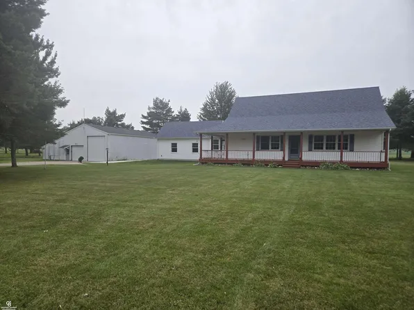 8045 Duquette Rd, Yale, MI 48097