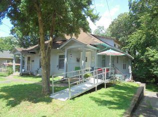 403 Park St, Paris, TN 38242