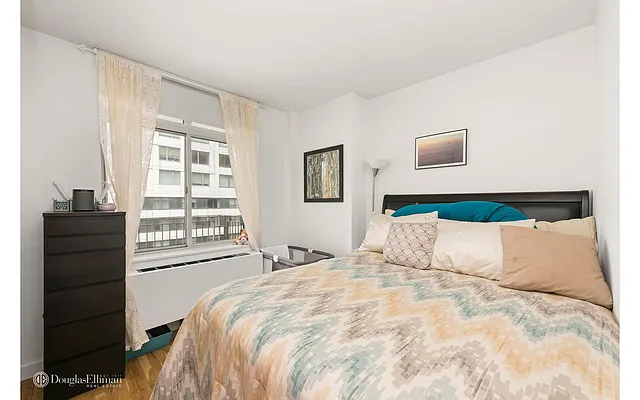 Sold by Douglas Elliman | media 4