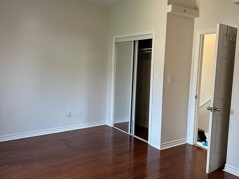 563 Ossington Ave #MAIN — Photo 10
