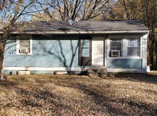 3618 SE Truman Ct, Topeka, KS 66605