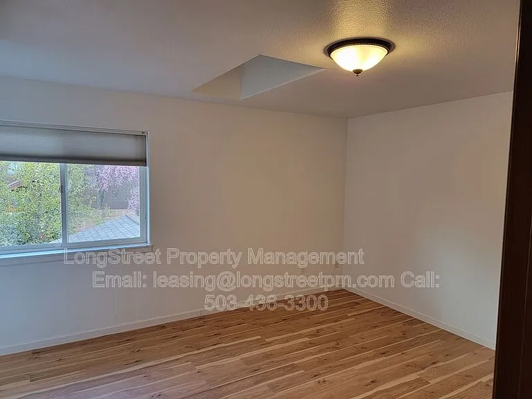 3121 NE Flintlock Pl — Photo 17