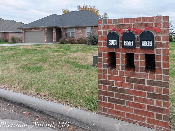 4th image of 206 W Pheasant Ln