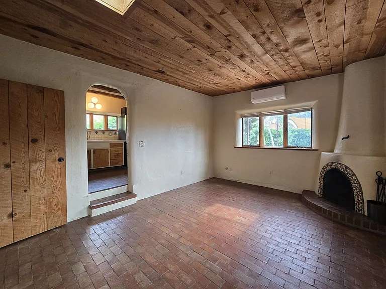 617 Don Felix St #A — Photo 3