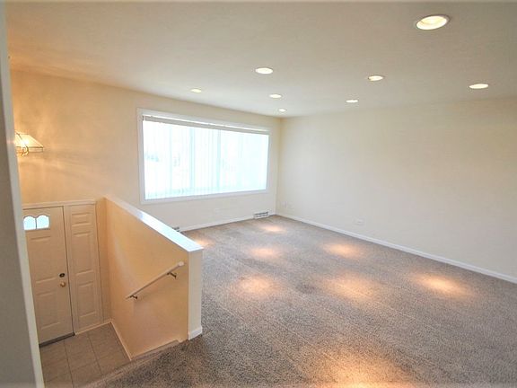 3rd image of 16154 Ozark Ave