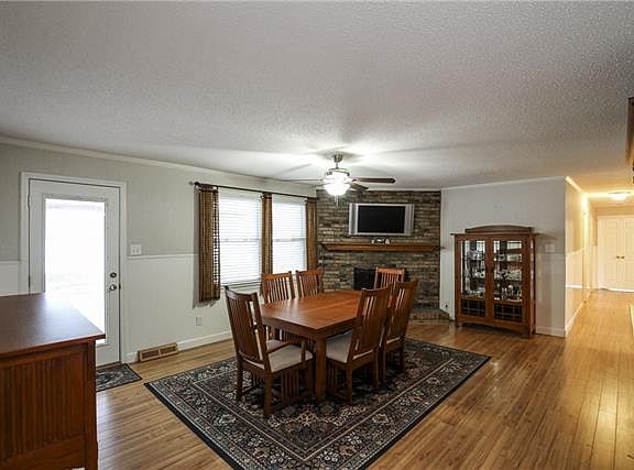 3rd image of 104 Green Valley Blvd