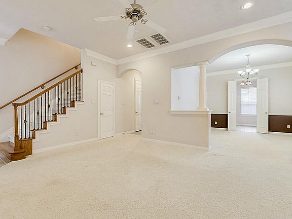 4th image of 1526 Olive Pl