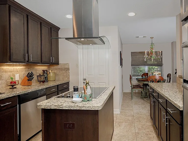 4 Postvine Ct — Photo 17