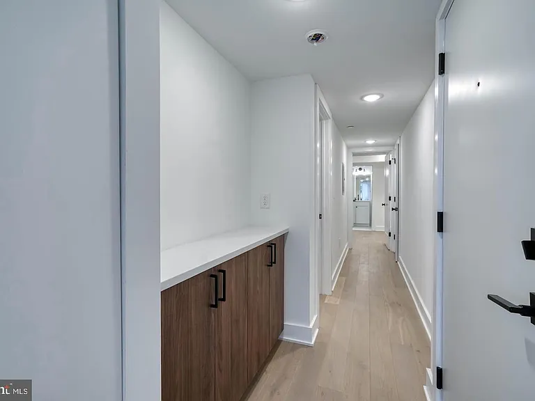 1519 Carpenter St #2 — Photo 9