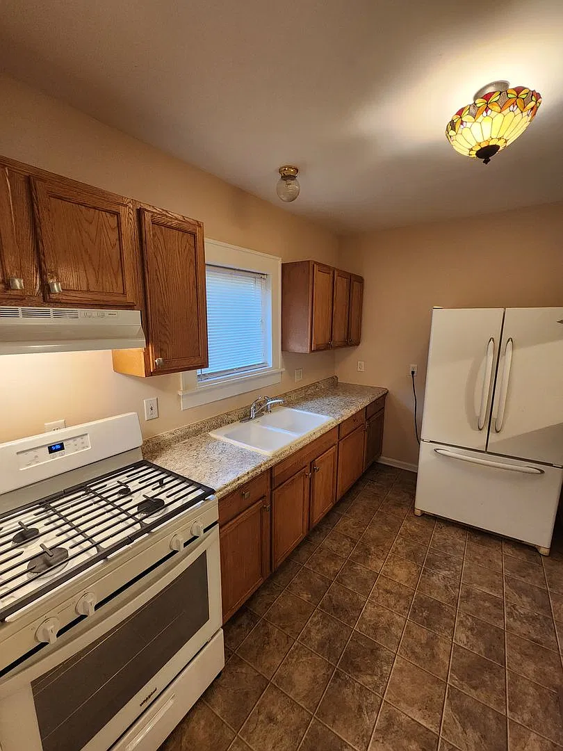 Chapel Hill / 2BR House on HWY 15-501 S — Photo 4